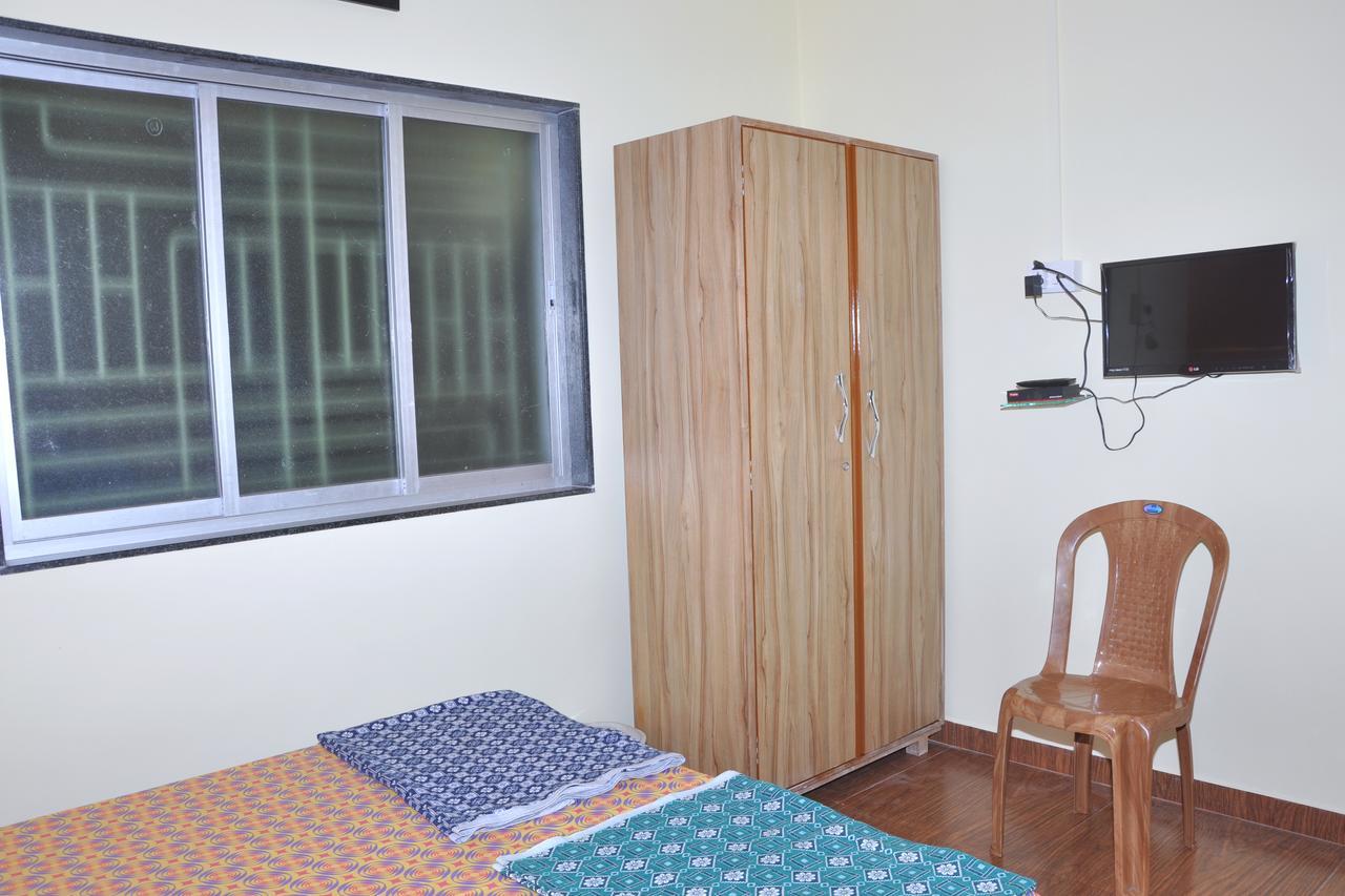 Hotel Anjali Lodge Mālvan エクステリア 写真