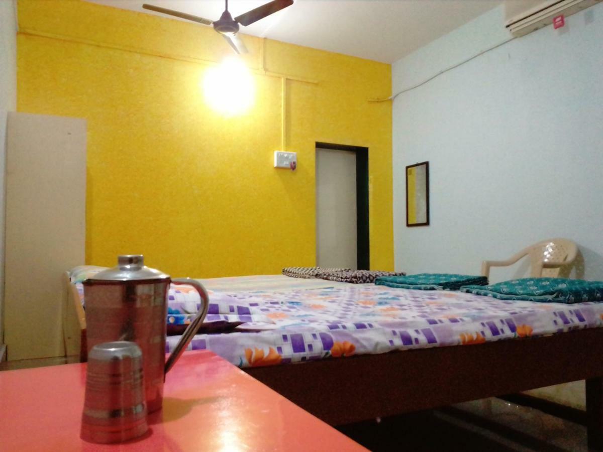Hotel Anjali Lodge Mālvan エクステリア 写真
